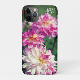 Capa Para iPhone 11 Pro Iniciais de flores de Dahlia, rosa e branca