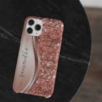 Estojo de telefone em rose gold com nome escrito à