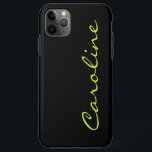 Capa Para iPhone 11 Pro Max Tendência Moderna Preta com Qualquer Nome<br><div class="desc">Proteja o seu novo telefone com um na moda moderno, que aparece a preto na moda, com um modelo de texto para personalizar com o seu nome em verde-amarelo claro neon. Se quiser usar outras cores, você pode alterar a cor preta do plano de fundo e a cor do texto,...</div>