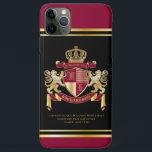 Capa Para iPhone 11 Pro Max Torne o seu Casaco de armas emblema de leão Dourad<br><div class="desc">Crie seu próprio Casaco aristocrático de Braços, Emblem, Insignia ou Parceiro Familiar com este lindo, clássico escutâneo ou design de escudo. Os padrões vermelhos da Crimson decoram um escudo coberto com a coroa ouro e flanqueado por leão heráldico medieval ou grifo. Uma faixa superior correspondente mantém sua data de casamento...</div>