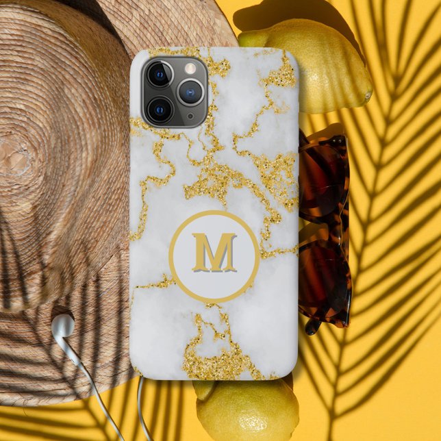 Capa Para iPhone 11 Pro Monograma M Elegante White e Dourado Padrão Marble (Criador carregado)