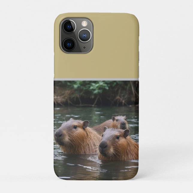 Capa Para iPhone 11 Pro Natação dos capivaras no rio,  (Verso)