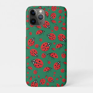 Capa Para iPhone 11 Pro Um monte de Red Ladybugs Lucky Pattern Green