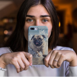 Capa Para iPhone 11 Pug feliz na praia