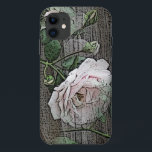 Capa Para iPhone 11 Rosa sobre Madeira meteorizada<br><div class="desc">Lindas rosas cor-de-rosa espalhadas pela madeira meteorológica.</div>