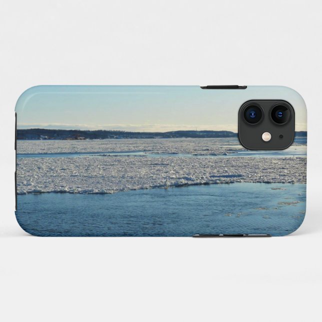 Capa Para iPhone 11 Santo Lawrence River em inverno, Quebec, Canadá (Verso (horizontal))
