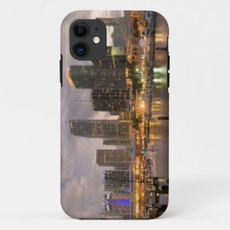 Capa Para iPhone 11 Skyline financeira de Miami no crepúsculo