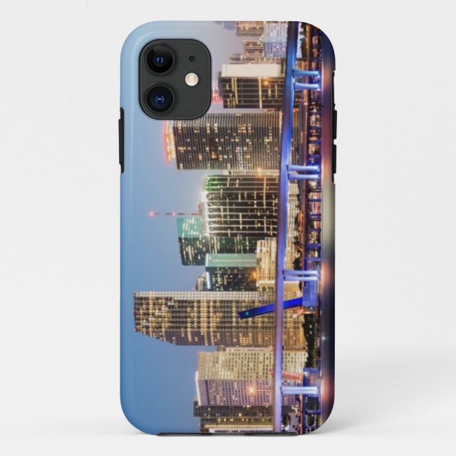 Capa Para iPhone 11 Skyline iluminada de Miami do centro no crepúsculo (Verso)