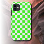 Capa Para iPhone 11 Vintage da placa de xadrez branco neon verde<br><div class="desc">Quadro de verificação branco e verde neon | Vintage | Clássico | Evolução | NA MODA | Moda | Mínimo</div>