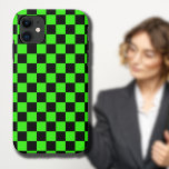 Capa Para iPhone 11 Vintage da placa de xadrez preto neon verde<br><div class="desc">Desktop fino verde e preto | Vintage | Clássico | Evolução | NA MODA | Moda | Mínimo</div>