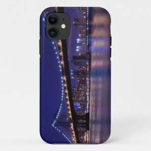 Capa Para iPhone 11 Vista da ponte de Manhattan na noite