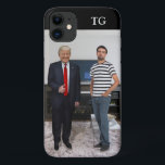 Capa Para iPhone 11 Você Conheceu o Presidente Donald Trump | Adicione<br><div class="desc">Parabéns! Conheceu o Presidente Donald Trump. Com esta design personalizada, você pode substituir a cena atrás e em volta de Donald pela sua própria foto. O Presidente Trump é uma imagem isolada, então o resto da cena é sua. Para parecer que você está parado ao lado de Trump, tire uma...</div>
