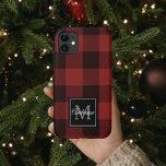 Capa Para iPhone 11 Xadrez de Buffalo Vermelho | Pessoal Inicial | Gif<br><div class="desc">Enrole seus entes queridos no calor e charme da Xadrez vermelha clássica com um toque pessoal. Seja por um aniversário,  aniversário,  ou apenas para mostrar a alguém que você se importa,  este presente personalizável certamente fará uma impressão duradoura.</div>