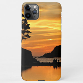 Capa Para iPhone Casal e Cão Orange Beach Sunset California Coast