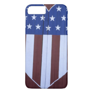 Capa Para iPhone Da Case-Mate Bandeira na forma do coração pintada no celeiro