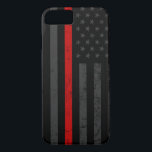 Capa iPhone 8/7 Bandeira suja escura do bombeiro<br><div class="desc">Um exemplo do companheiro das capas de iphone que caracteriza uma obscuridade afligiu a bandeira do sapador-bombeiro do estilo.</div>