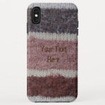 Capa Para iPhone XS Max listras chique de mão castanha<br><div class="desc">A design original desta incomum e peculiar capa de telefone6 tem uma aparência muito tradicional de malha manual, a imagem listrada de malha foi tirada de uma fotografia de um padrão original de malha manual. O pedaço original de tons castanhos neutros tricotando a mão foi fotografado para mostrá-lo como natural...</div>