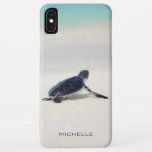 Capa Para iPhone Da Case-Mate Nome Personalizado da Viagem Turtle Beach | Nature<br><div class="desc">Esta design apresenta um fazer de tartaruga bebê é o caminho para o oceano depois de ser nascer. Personalize editando o texto na caixa de texto ou exclua o texto sem nome. #tartaruga #seacreature #ocean #seaturtle #leatherback #Beach #sealife #personalizado</div>