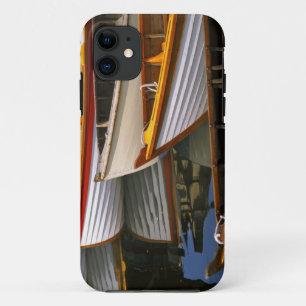 Capa Para iPhone Da Case-Mate Barcos de cores vivas no Centro de Barcos de Madei