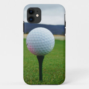 Capa Para iPhone Da Case-Mate Golf Ball em um campo de golfe na montanha