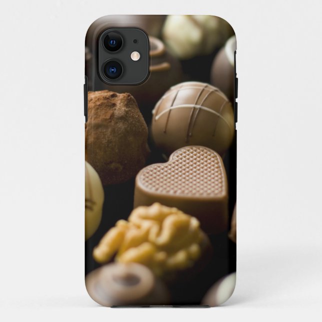 Capa Para iPhone Da Case-Mate Pralines deliciosos do chocolate (Verso)