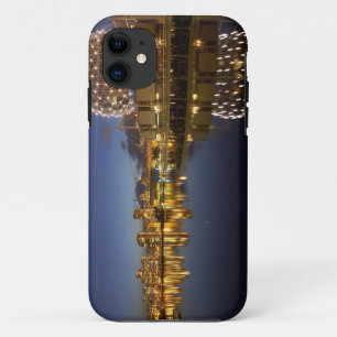 Capa Para iPhone Da Case-Mate Science World e CBD refletidos em False Creek,