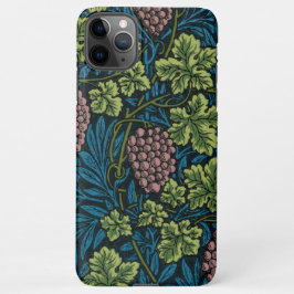 Capa Para iPhone  Grapevines with clusters of pink grapes 