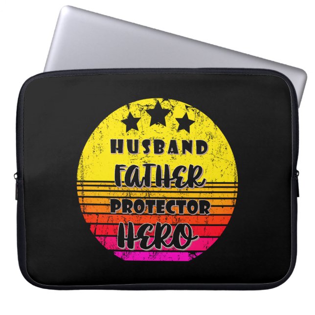 CAPA PARA NOTEBOOK A FATHER IS PROTECTOR AND HERO. (Frente)