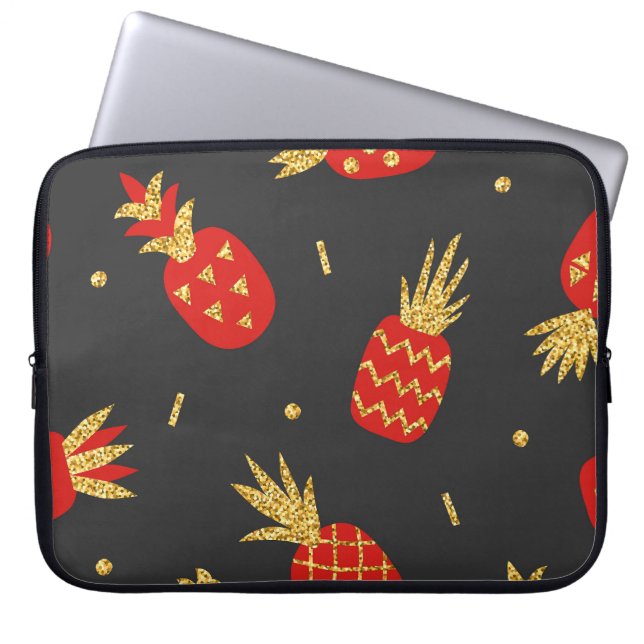Capa Para Notebook Abacaxi vermelho, brilho, fundo preto. (Frente)