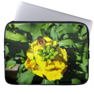 Capa Para Notebook Abelhas nas Flores Amarelas