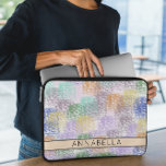 Capa Para Notebook Abstrato moderno<br><div class="desc">Proteja seu estilo técnico com esta Bolsa de laptop Abstrato moderna, projetada para funcionalidade e talento. Apresentando um padrão de abstrato contemporâneo com formas ousadas e cores vibrantes, esta capa faz uma declaração enquanto mantém seu laptop seguro. Criado a partir de neoprene leve e durável, ele oferece um ajustado afiado...</div>