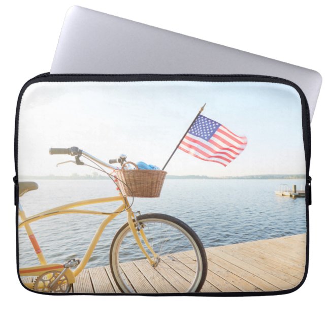Capa Para Notebook Água | Bicicleta Pelo lago (Frente)