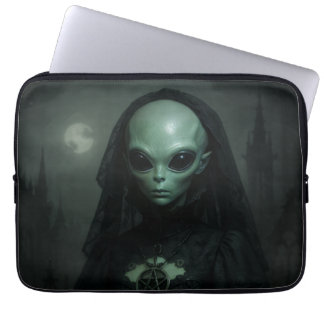 Capa Para Notebook Alienígena Gótica Sacerdote da Lua