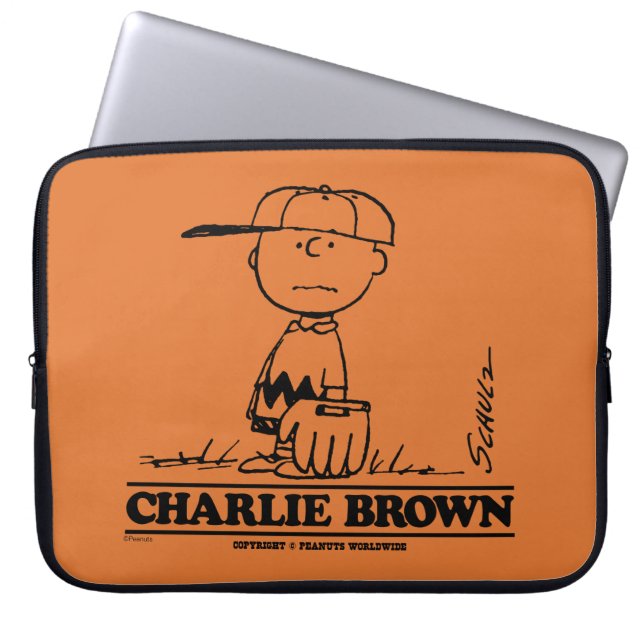 Capa Para Notebook Amendoins | Charlie Brown Jogando Bola (Frente)