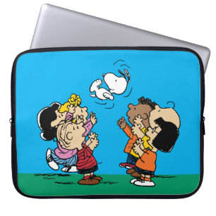 Capa Para Notebook Amendoins Divertimento entre amigos