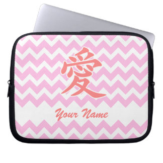 Capa Para Notebook Amor em Japonês com Padrão Chevron Rosa