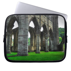 Capa Para Notebook Antiga Abadia do inverno, mosteiro de Cisterciano,
