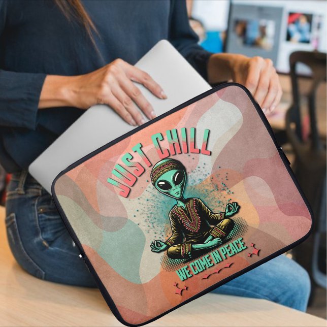 Capa Para Notebook Apenas relaxe, nós viemos em paz (Criador carregado)