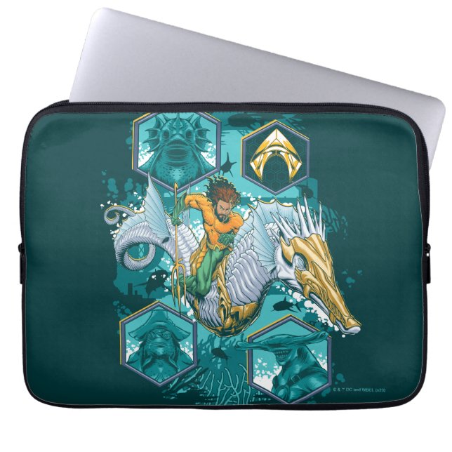 Capa Para Notebook Aquaman Riding Seacavalo através dos reinos (Frente)