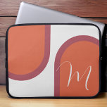 Capa Para Notebook Arca rosa magenta coral moderna com monograma<br><div class="desc">Negrito, bonito e tão na moda, este laptop moderno tem sua própria marca pessoal, exibindo seu grande monograma inicial em letra manuscrita contemporânea. Blocos coloridos em cores energéticas brilhantes de coral e magenta cor-de-rosa sobre fundo branco de pomba dão uma aparência super-na moda e sentem a este design personalizado simples....</div>