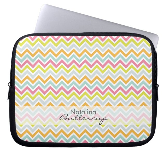 Capa Para Notebook Arco-íris feminino personalizado de Chevron (Frente)