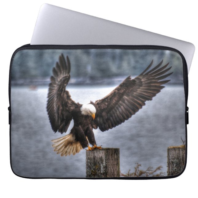 Capa Para Notebook Arte Fotográfica de Landing Bald Eagle Wildlife (Frente)