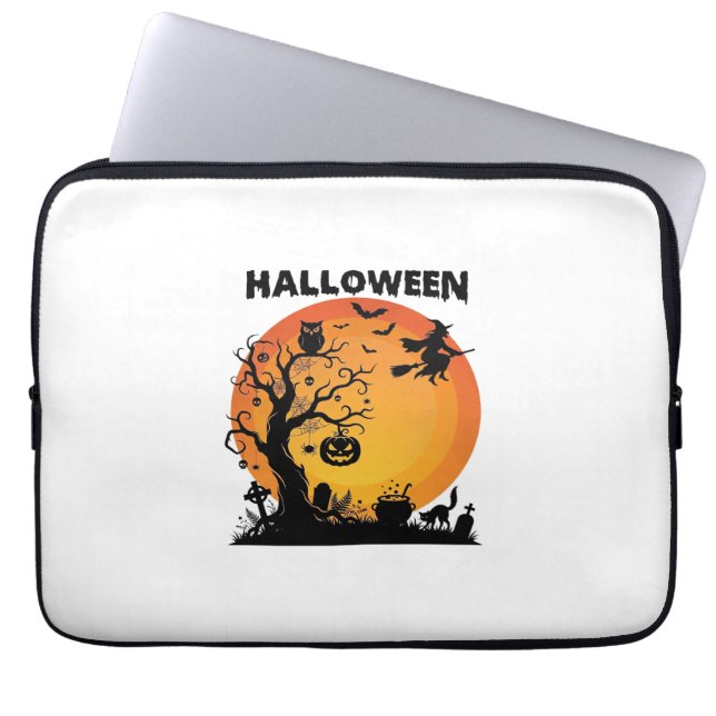 Capa Para Notebook Árvore Assustadora de Halloween Bruxa Voadora Lua  (Frente)