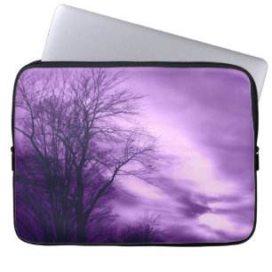 Capa Para Notebook Árvore de inverno e céu em roxo