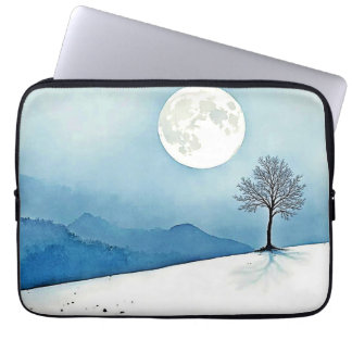Capa Para Notebook Árvore Solitária: Arte da Lua Cheia Serena e Silen