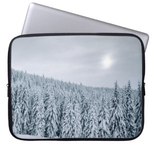 CAPA PARA NOTEBOOK ÁRVORES COBERTAS DE NEVE DURANTE O DIA