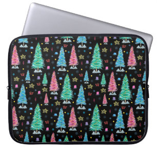 Capa Para Notebook Árvores de Natal coloridas em noites de Natal