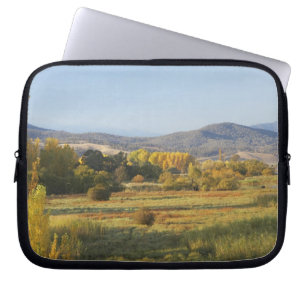 Capa Para Notebook Árvores de Outono, Khancoban, Montanhas Nevadas, N