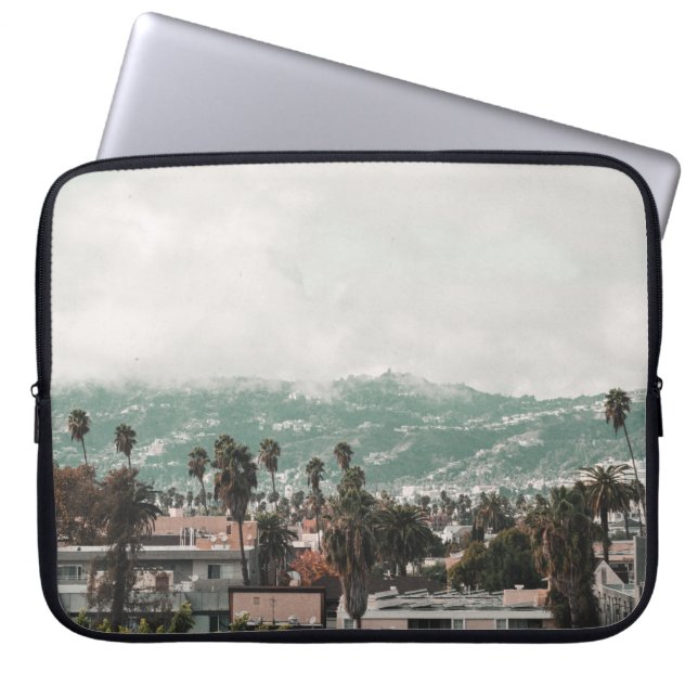 CAPA PARA NOTEBOOK ÁRVORES VERDES PERTO DE EDIFÍCIOS (Frente)