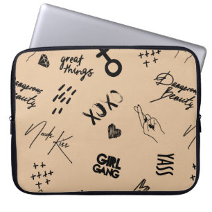 Capa Para Notebook As raparigas têm um padrão perfeito com um sloga